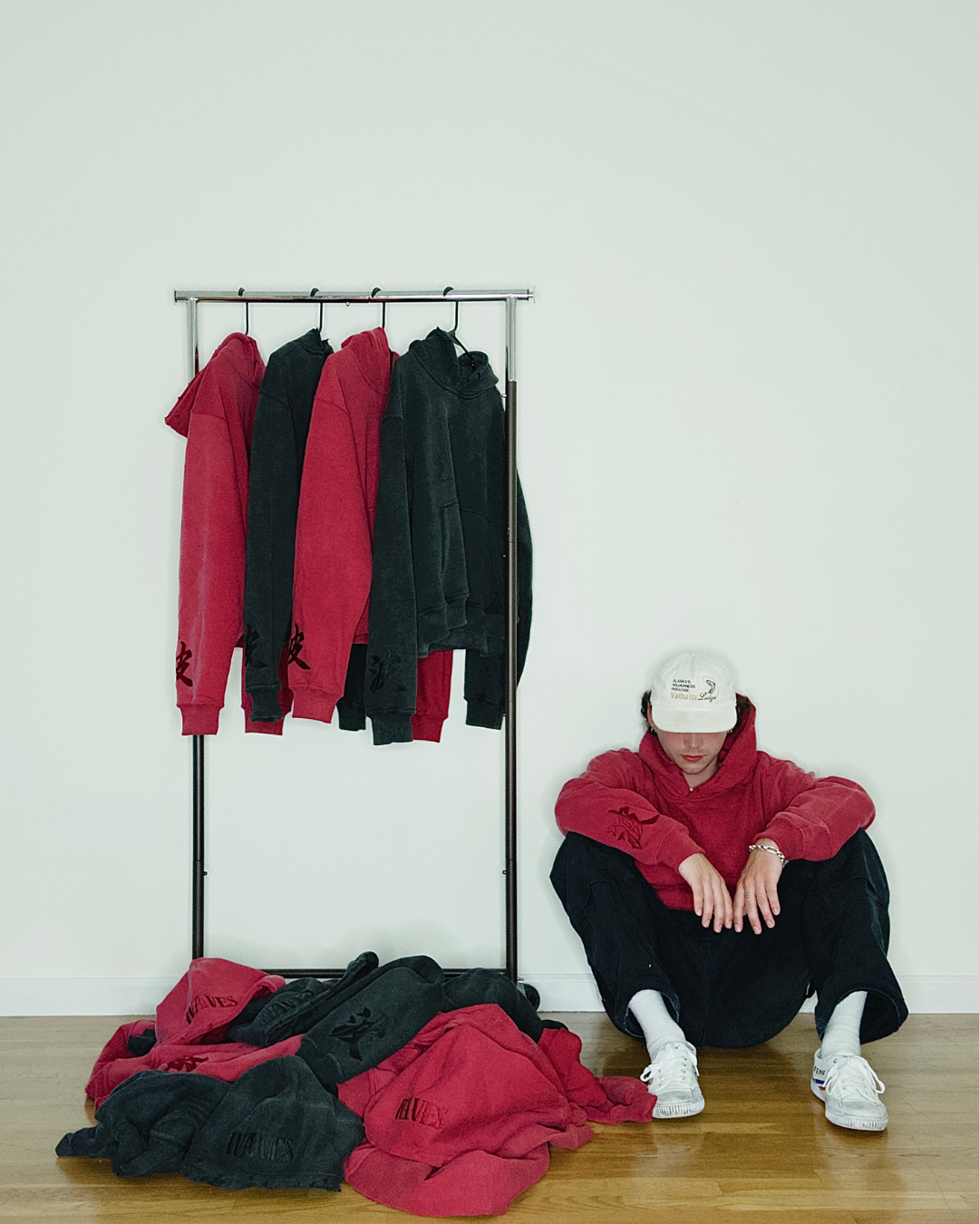 Waves 波 Hoodie